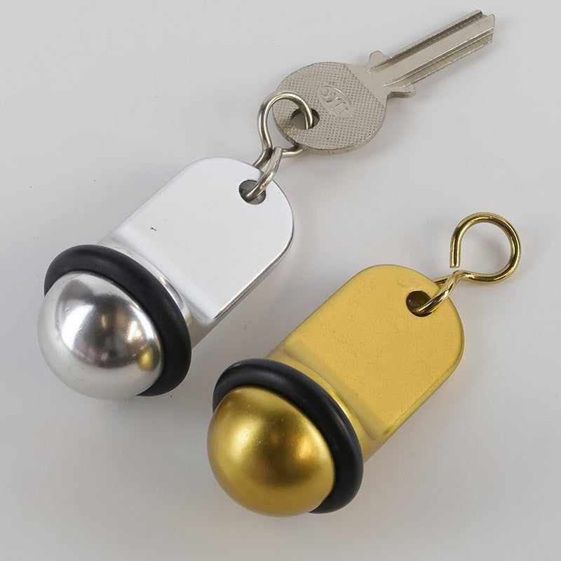 Ensemble de plusieurs petits porte-clés aluminium en or et argent sans marquage