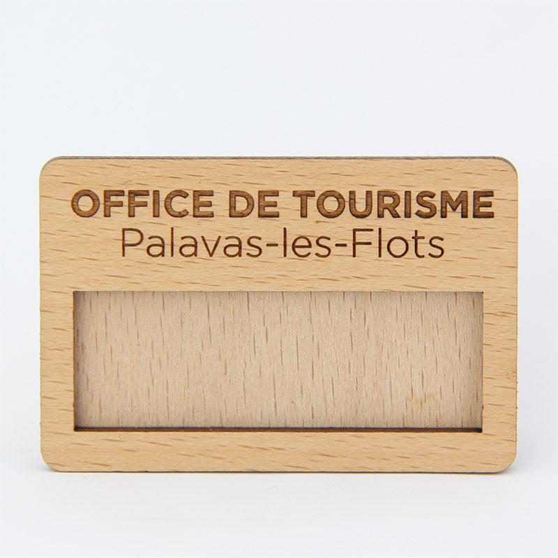 Badge grande fenêtre ECOBOIS 68 x 45 mm - Nominatif Réutilisable en Bois de Hêtre