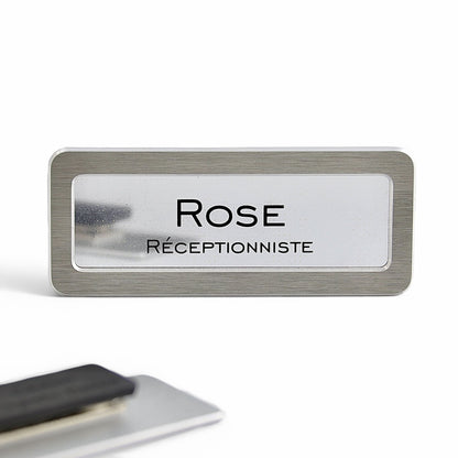 Badge aluminium argent Brossé à insert - 7 x 2,9 cm