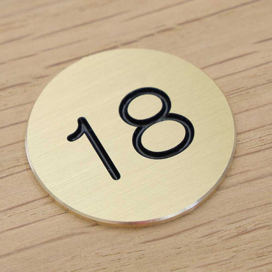 Numéro de table gravé en laiton - Rond