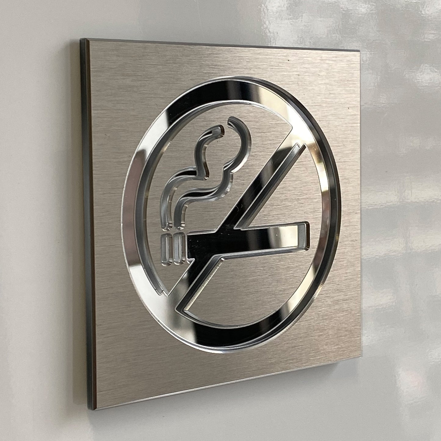 Plaque non fumeur en aluminium avec pictogramme miroir