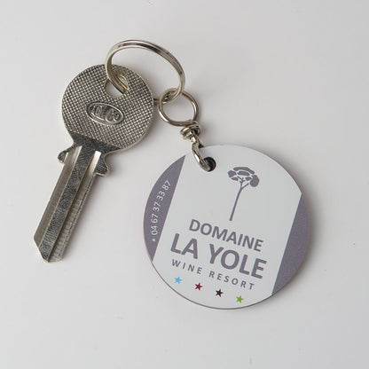 Porte-clé attaché à une clé de bungalow du camping LA YOLE