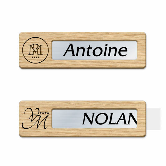 Exemple d’une personnalisation par impression numérique sur bois de chêne, avec logo et informations.